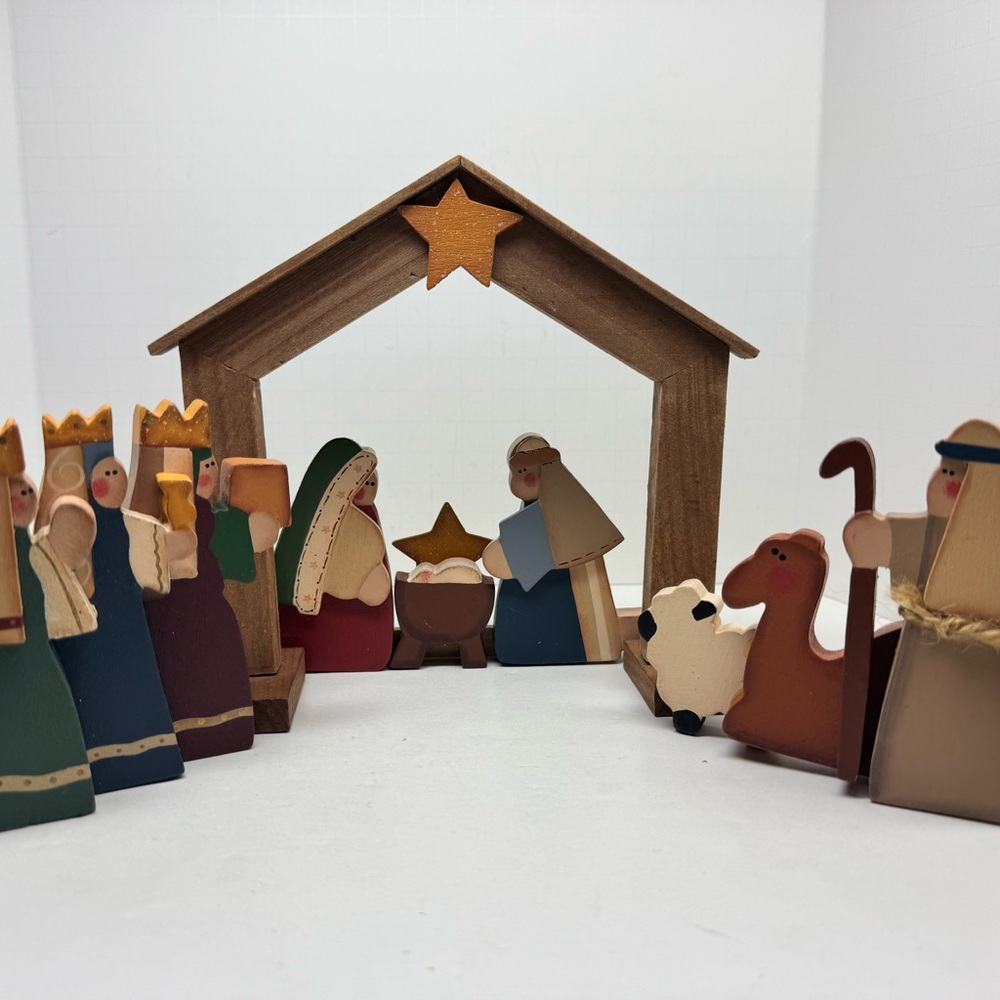 Folk Art Style Wooden Nativity Set 4 Pieces Christmas Baby Jesus Kings Shepherd